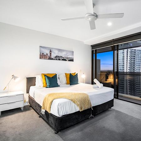 Circle On Cavill - Self Contained & Privately Managed Apartments - Wow Stay Gold Coast Exteriér fotografie
