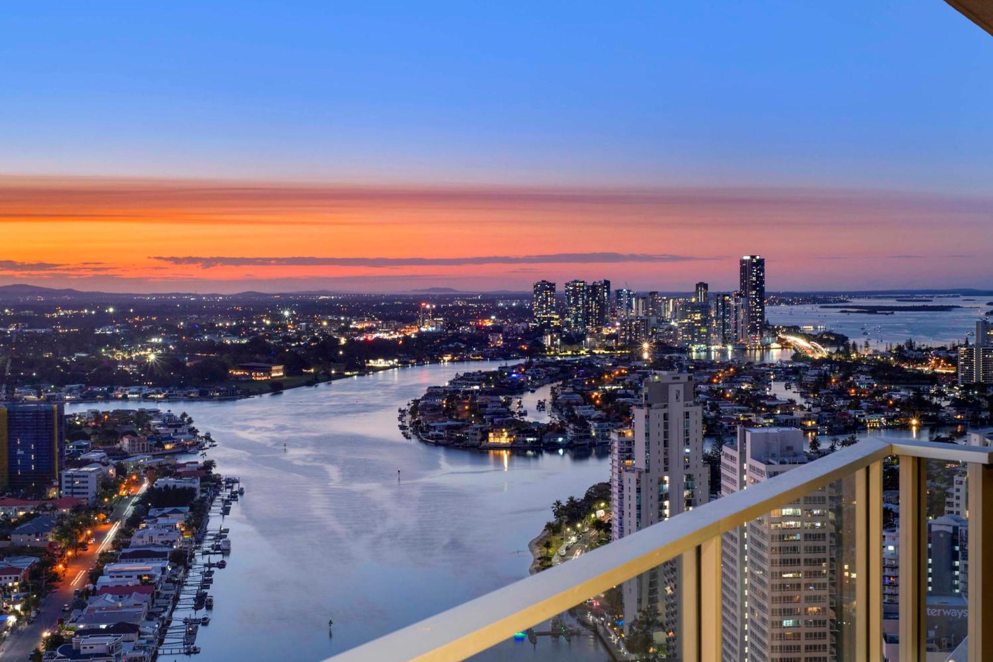 Circle On Cavill - Self Contained & Privately Managed Apartments - Wow Stay Gold Coast Exteriér fotografie