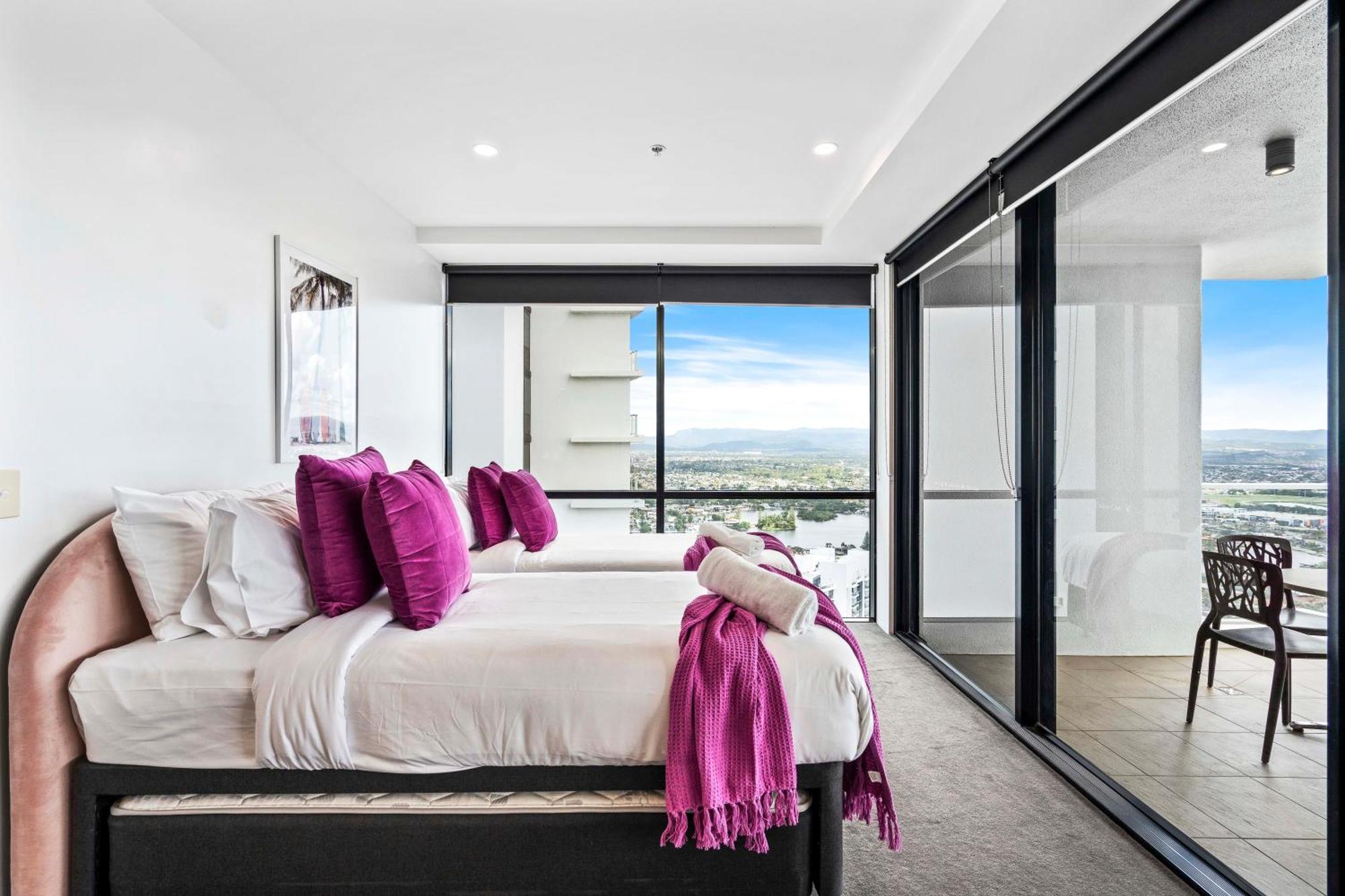 Circle On Cavill - Self Contained & Privately Managed Apartments - Wow Stay Gold Coast Exteriér fotografie