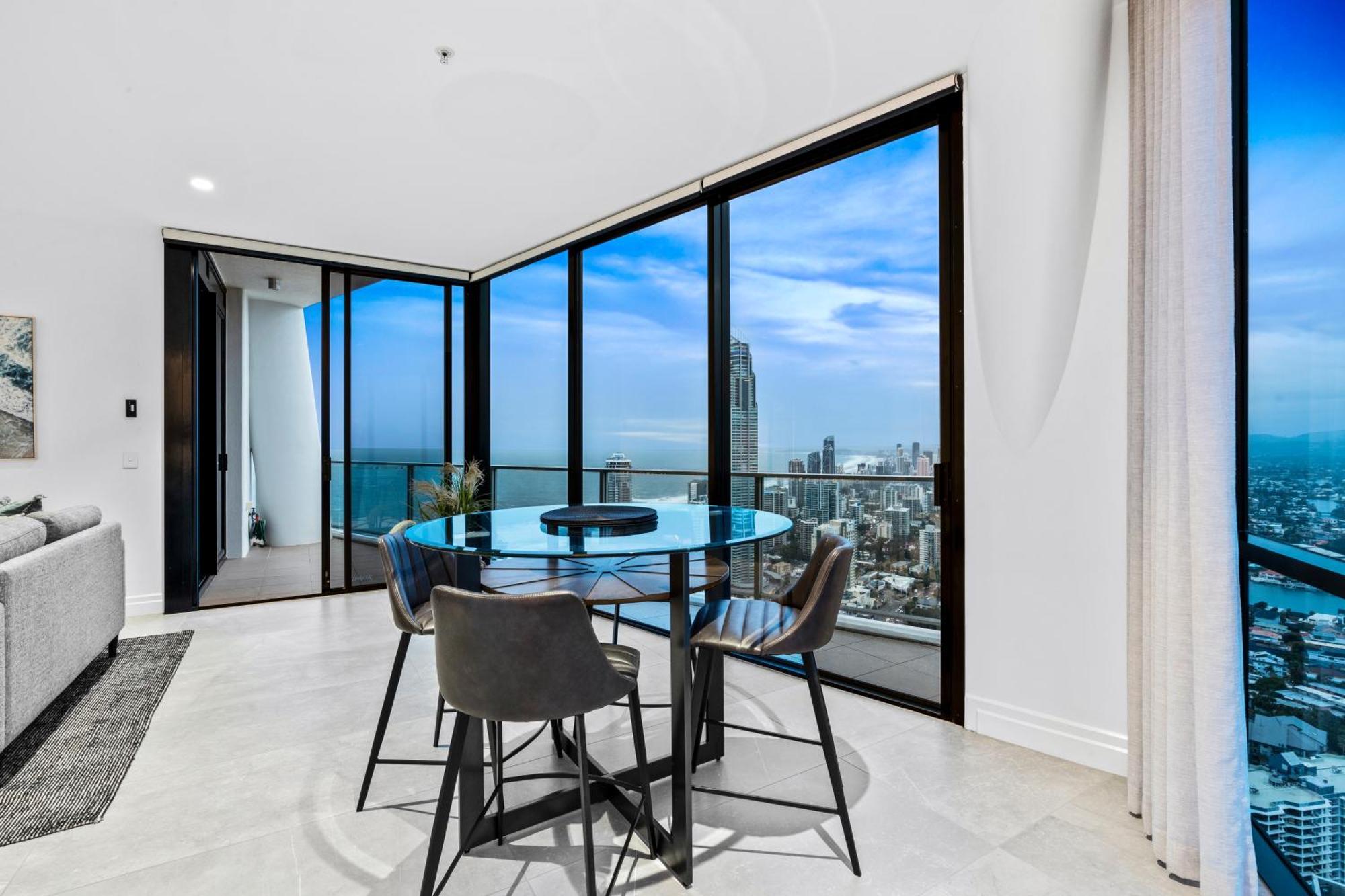 Circle On Cavill - Self Contained & Privately Managed Apartments - Wow Stay Gold Coast Exteriér fotografie