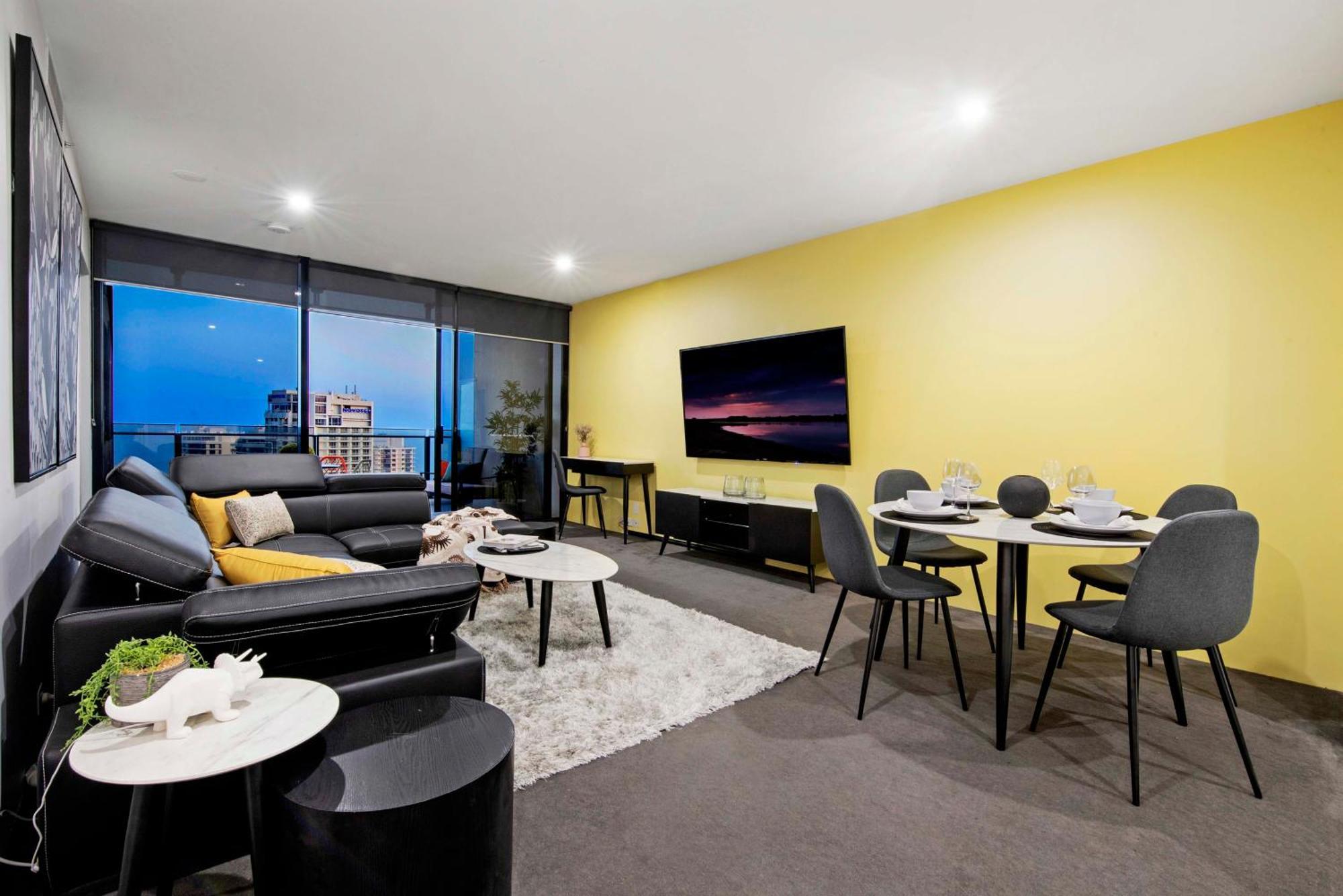 Circle On Cavill - Self Contained & Privately Managed Apartments - Wow Stay Gold Coast Exteriér fotografie