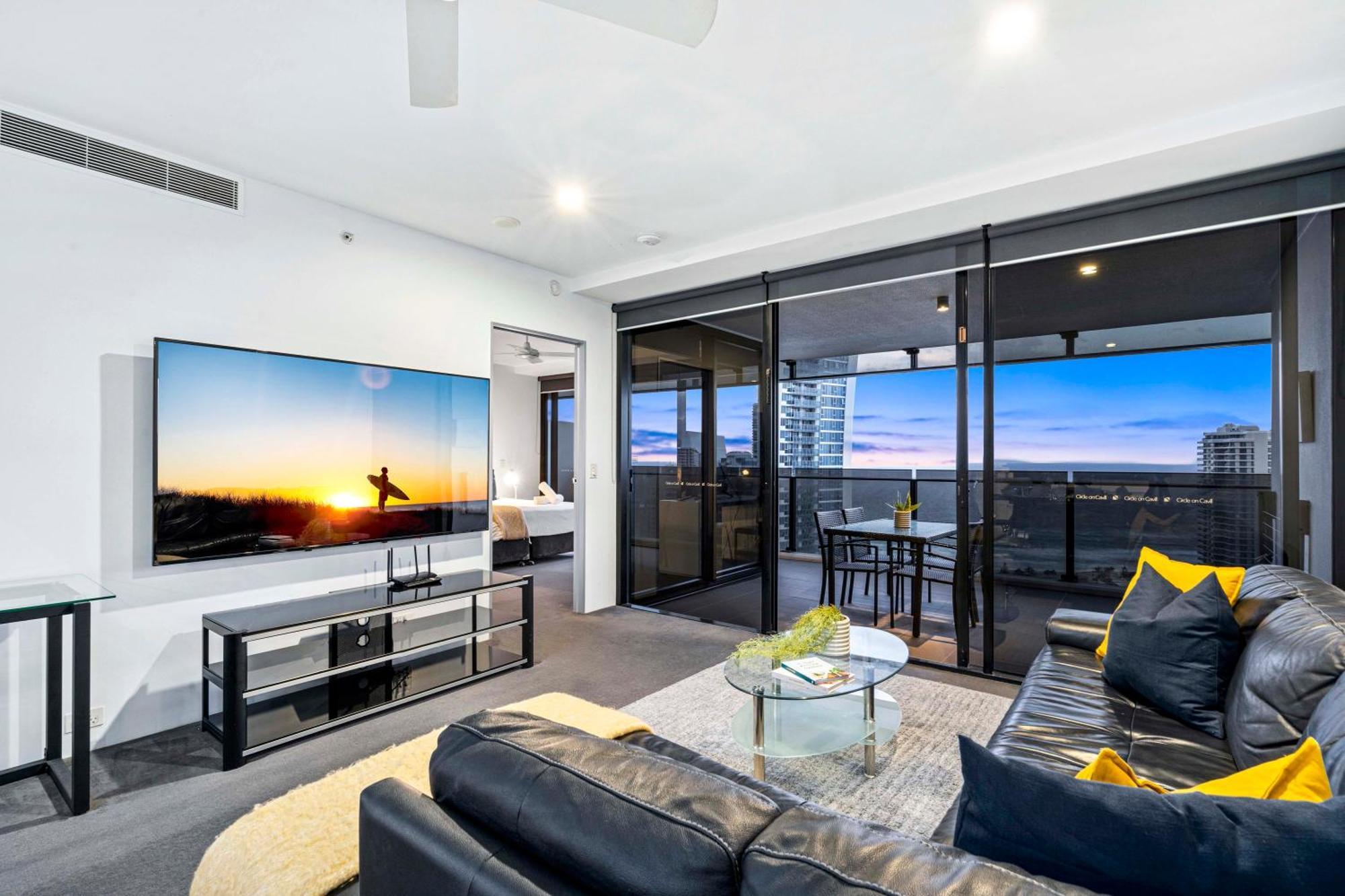 Circle On Cavill - Self Contained & Privately Managed Apartments - Wow Stay Gold Coast Exteriér fotografie
